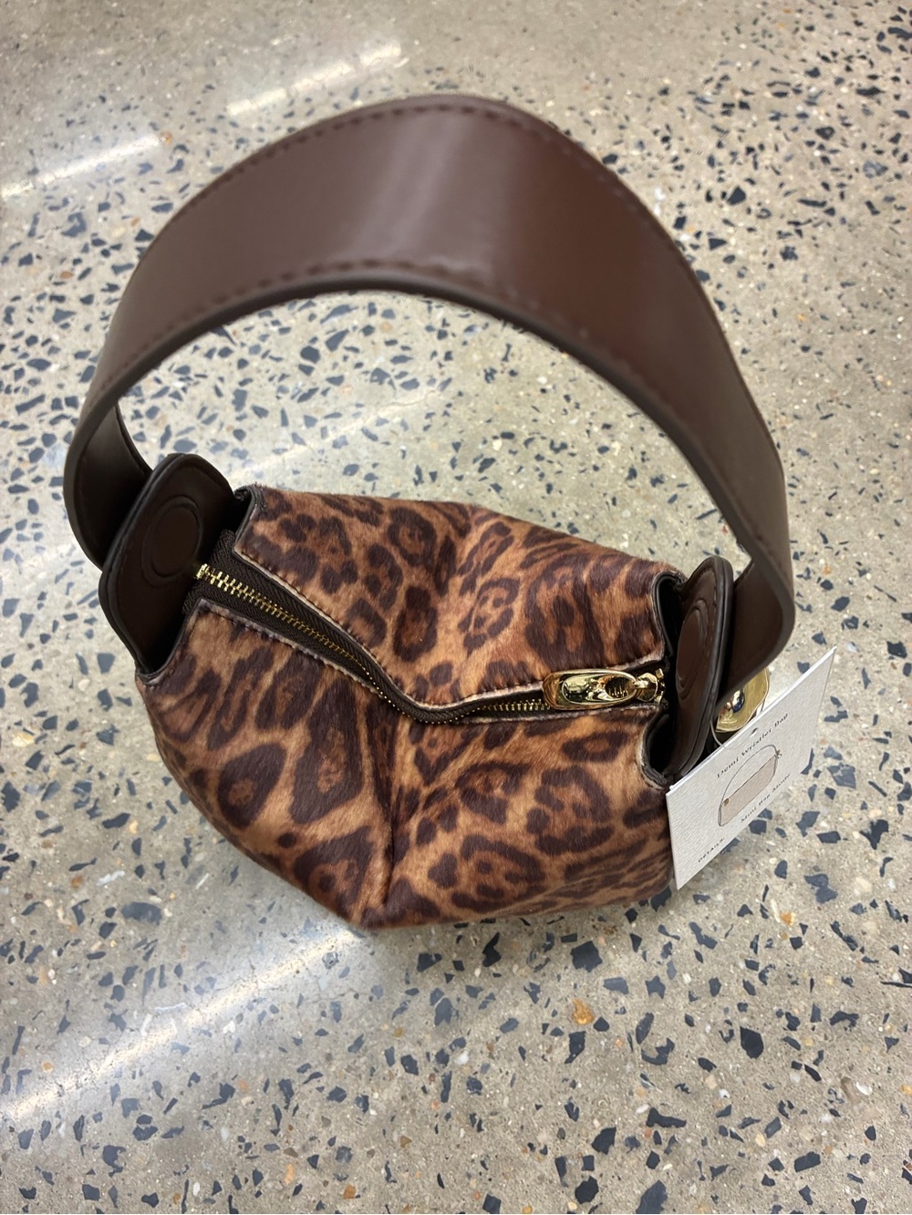 Leopard-Print Shoulder Bag with Wide Brown Handle